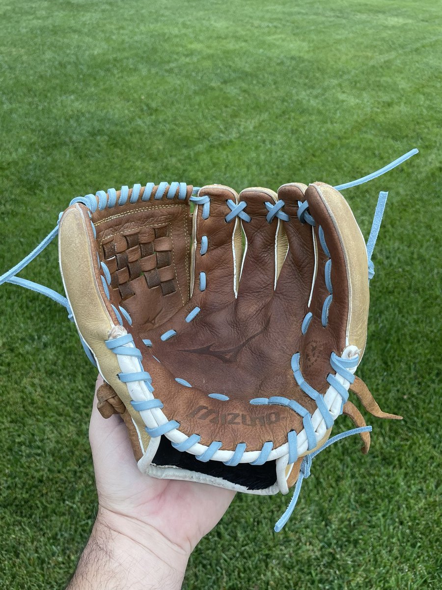 MWGloveWorks's tweet photo. Had an opportunity to work on this @mizunobaseballusa Franchise glove for @jackst.lilmanoncampus. Replaced the brown lace with Carolina Blue lace from @buyfastpitchgloves. Finished it up with a clean and condition using @ballplayersbalm #gLOVE #RelaceDontReplace #Mizuno https://t.co/v9XtTYSlfQ