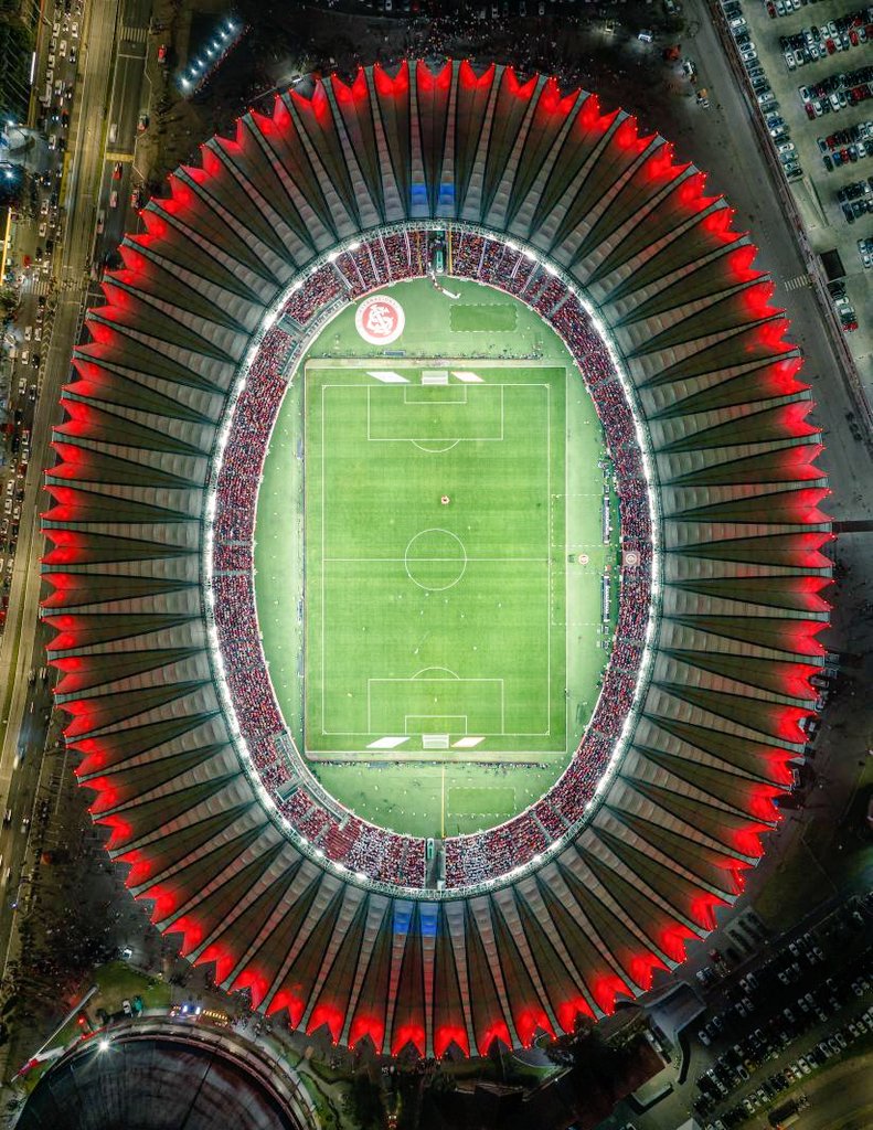 opaixaocolorada's tweet photo. Eu torço para o time que tem o estádio mais lindo de todos 🇦🇹

Admire ou sinta inveja 😄🇦🇹

📸 drone.cyrillo https://t.co/0DkP3Nbyus