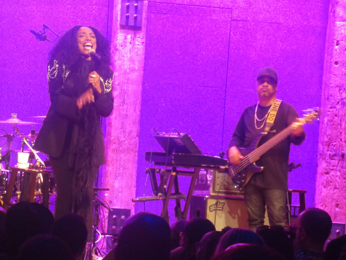 QOTDCT's tweet image. #RecentEvents #OutsideOfCT:
Karyn White [@Karyns_World] @CityWineryNYC, 9/19/2023