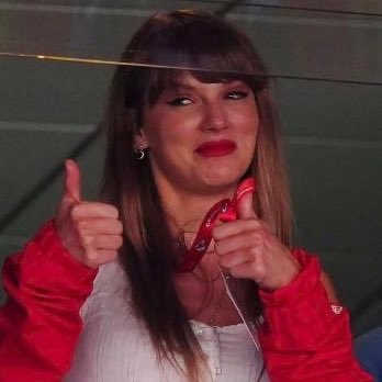#FootballTaylorsVersion MUTUAL GAIN!!

❤️; change your pfp (attached)
❤️; retweet this and comment #FootballTaylorsVersion
❤️; follow me + everyone who retweets! 

happy gaining 🤗❤️