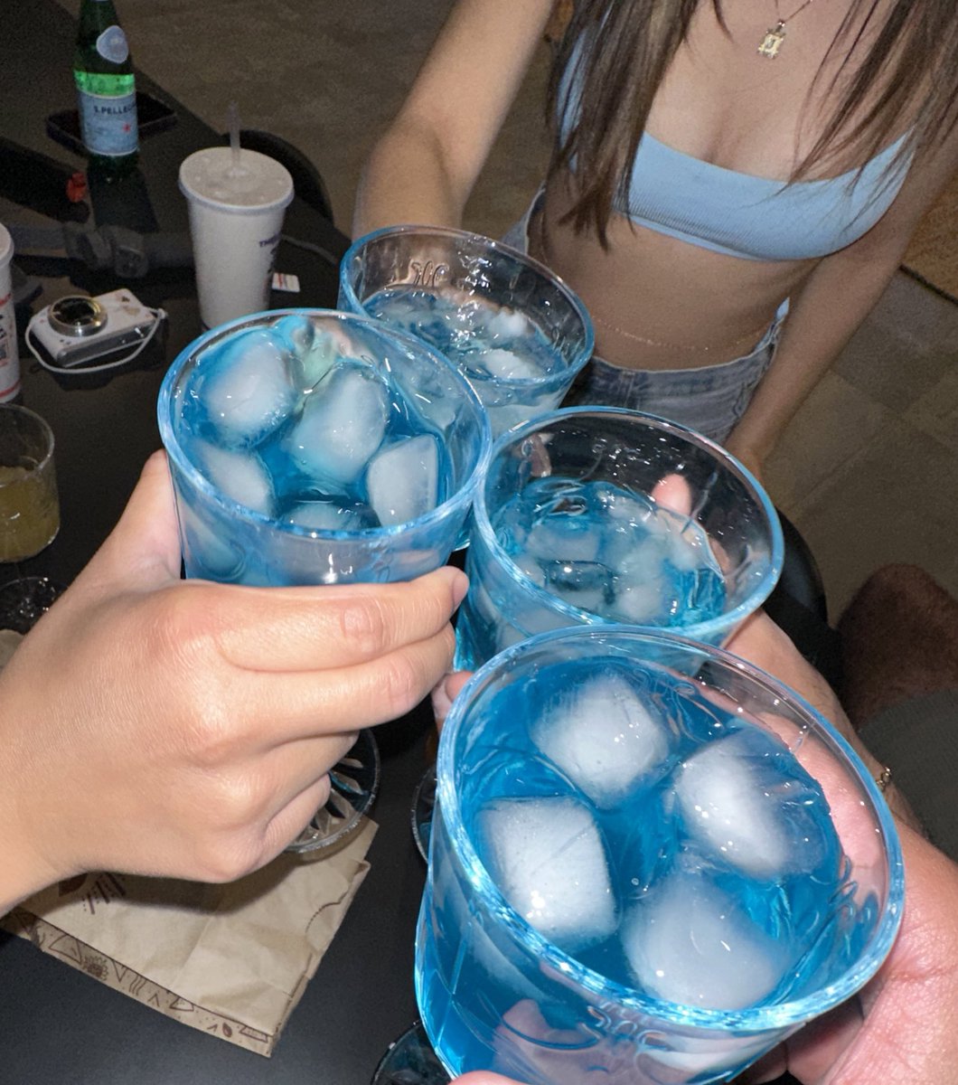 I’m giving away FREE $725 to someone who really needs it…

(I just won $725 off a casino and I simply don’t need it 🎲)

Tell me how this would help you.

Will be choosing a winner after I finish this drink.

Like this tweet + Follow @pricerrors to claim.