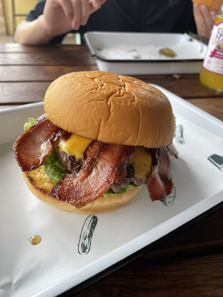 Junior’s Deli 🍔. Classic Burger with Bacon 9.2/10 Best Burger on the Gold Coast I’m saying 🙌🏻

2/51 Railway St, MUDGEERABA 4213