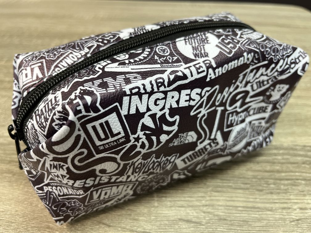 dragonjapan2's tweet photo. ステッカー柄ポーチ ¥2,500
一旦はSOLD OUTでしたが、現在予約数10個、あと10個で目標である20個達成で再販が決定します。
インナーには、神戸タータンを使っており内も外もド派手な感じです。
(インナーのKobeTARTANロゴはランダム表示です)
寸法:W18*H10*D8.5(cm)
通信販売フォーム
https://t.co/GjEhnuISAm
#SWAG
#頒布会
#Ingress
#CTRL_KOBE