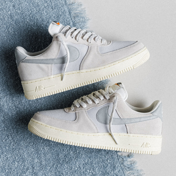 KicksDeals's tweet photo. Pairs are $45 OFF retail for the sail/photon dust-light smoke grey Nike Air Force 1 '07 LV8 at $83.18 + FREE shipping.

BUY HERE -> https://t.co/02DfjNuBIh (promotion - use code APPDAYS at checkout)

⏰ Deal ends 9/24 at 9 PM PT. https://t.co/lfgWxOkI1k