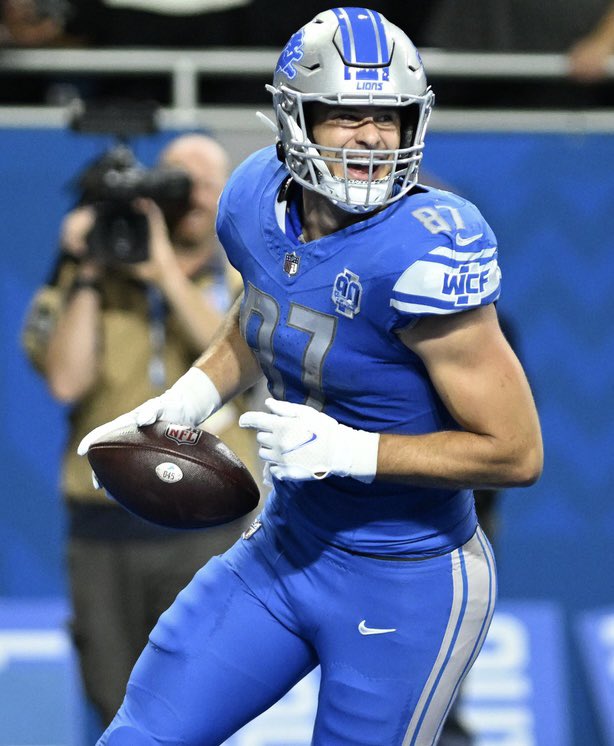 #Lions rookie TE Sam LaPorta has had a historic start to his career…

He has 18 receptions through 3 games, the most of any tight end in their first 3 games in #NFL history.

He’s just the lastest Iowa tight end to find legit success in the NFL

- George Kittle
- Dallas Clark
-