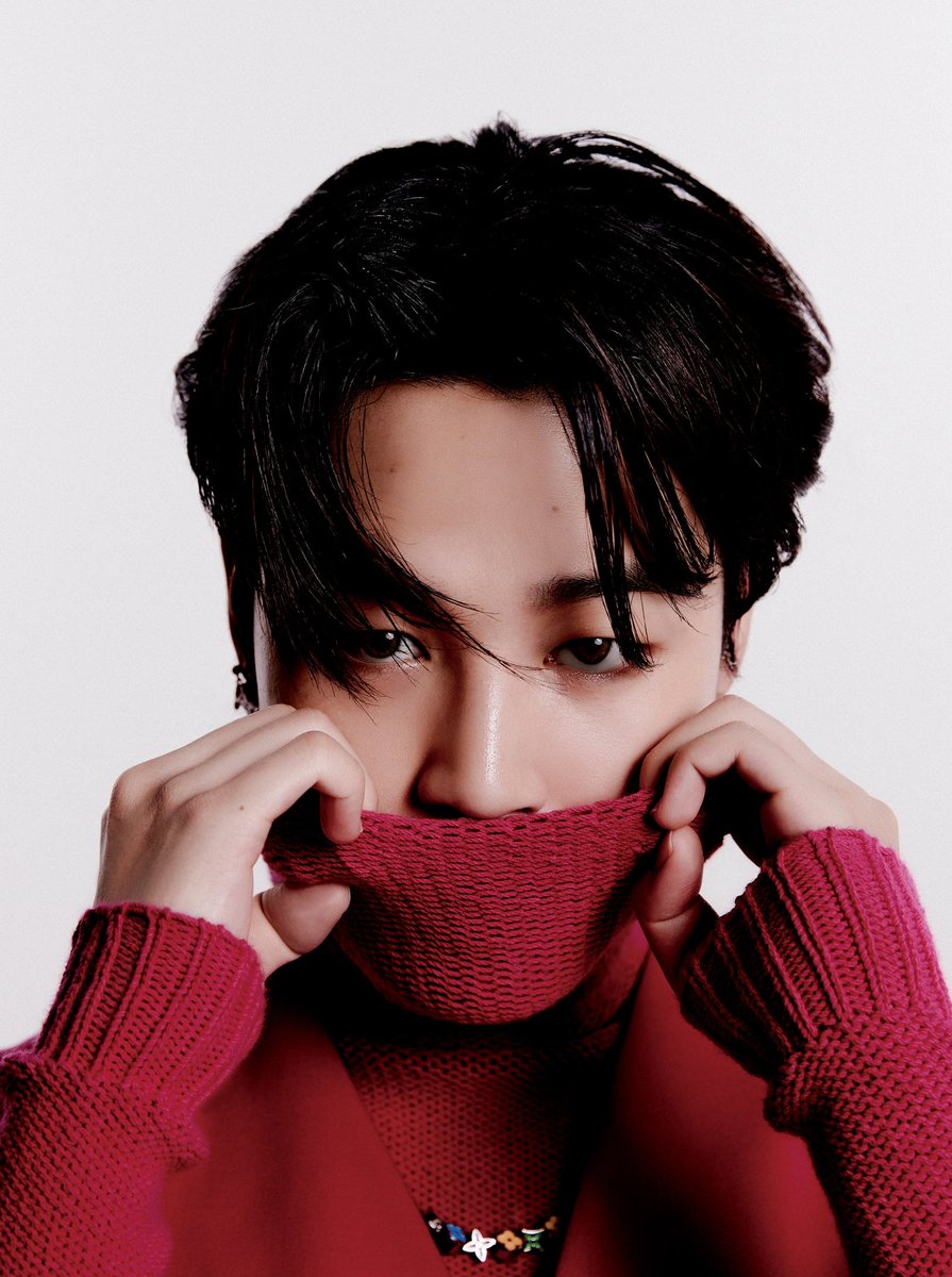 GQJAPAN's tweet photo. 今日はBTSのJIMINさんの誕生日！

「舞台からは思ったより観客の顔がよく見えるんですけど、最初は沈んだ表情だった人が、公演が終わる頃には笑っているのを見ると鳥肌が立つんです。本当に感動する……」

▼過去のインタビューをプレイバック
https://t.co/K4S1PXCsgo

#BTS #JIMIN #ジミン https://t.co/qjEhBXMdCr