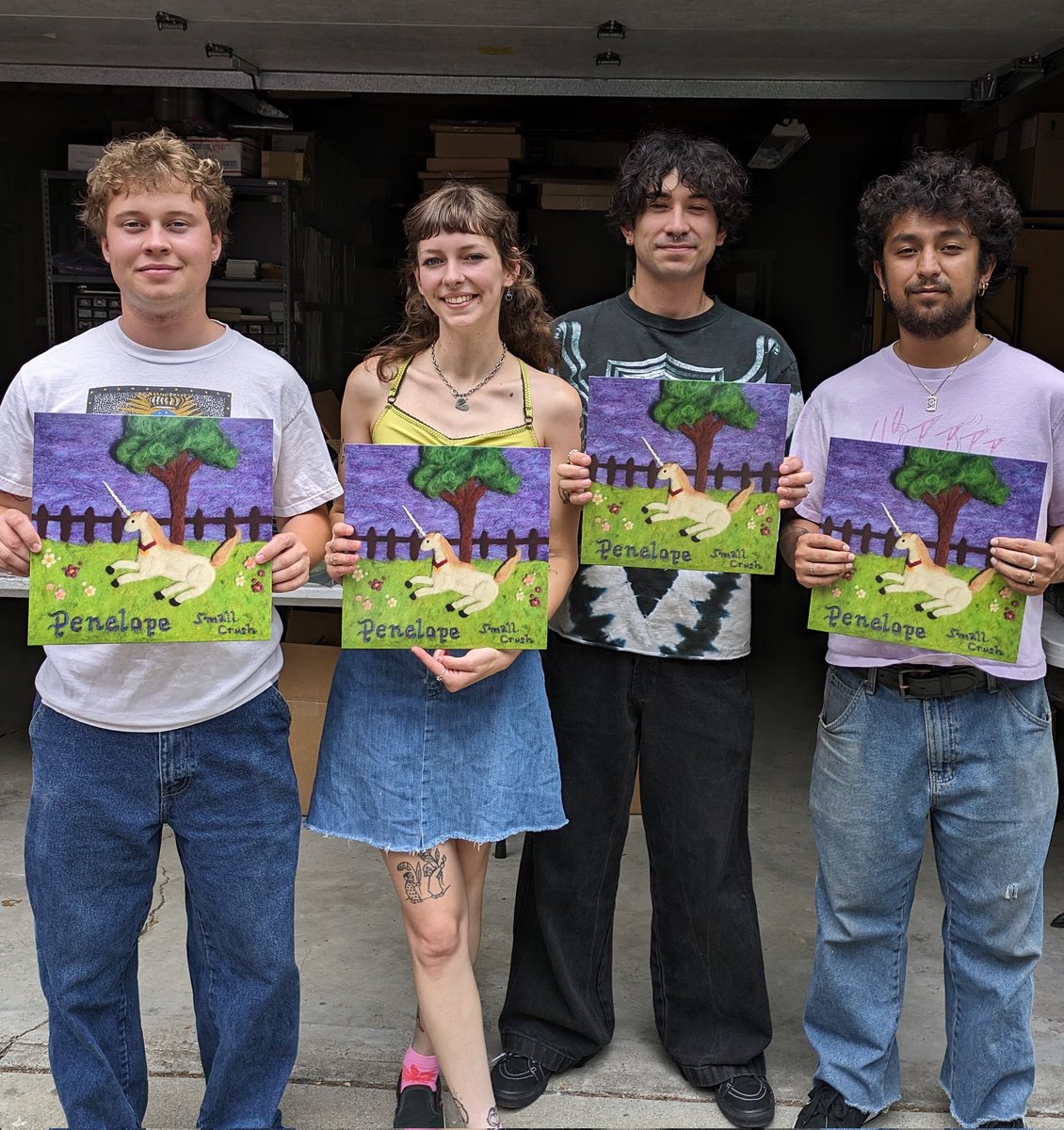 New <a href="/smallcrush/">LOG 🌱</a> = dreamy!  So proud of these songs. Looking forward to their fall tour w/JEFF ROSENSTOCK.
 ffm.to/penelope - listen/buy
From Oakland/SC started in HS immersing themselves in the DIY punk scene FFO: adult mom/diet cig/waxahatchee/Sidney Gish/Frankie Cosmos