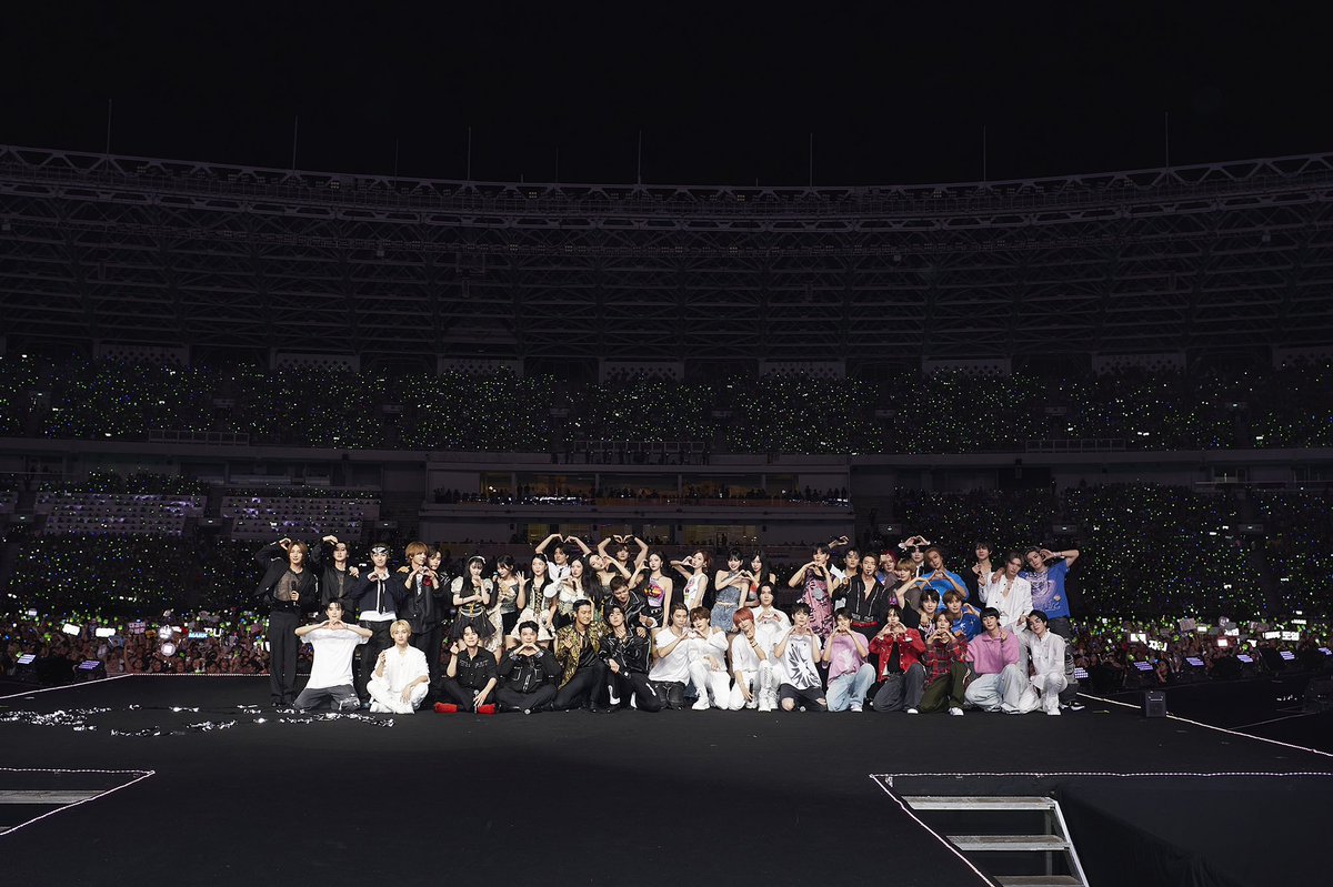 SMTOWNGLOBAL's tweet photo. SMTOWN LIVE 2023, 11년만에 다시 찾은 자카르타서 하나된 축제의 장!
동방신기, 슈퍼주니어, 레드벨벳, NCT, 에스파 그리고 라이즈까지! SM 특급 아티스트 총출동!

SM artists come together in Jakarta in 11 years for SMTOWN LIVE 2023!
From TVXQ!, Super Junior, Red Velvet, NCT, aespa to RIIZE, SM artists unite in full force!

https://t.co/J9qxLc4qpl

#SMTOWNJAKARTA2023 #SMTOWN_LIVE_2023_JAKARTA #SMTOWN_LIVE_2023_SMCU_PALACE_JAKARTA #SMCU_PALACE #SMTOWN #SMTOWNLIVE 
#TVXQ #SUPERJUNIOR #RedVelvet #NCT #NCT127 #NCTDREAM #WayV #aespa #RIIZE