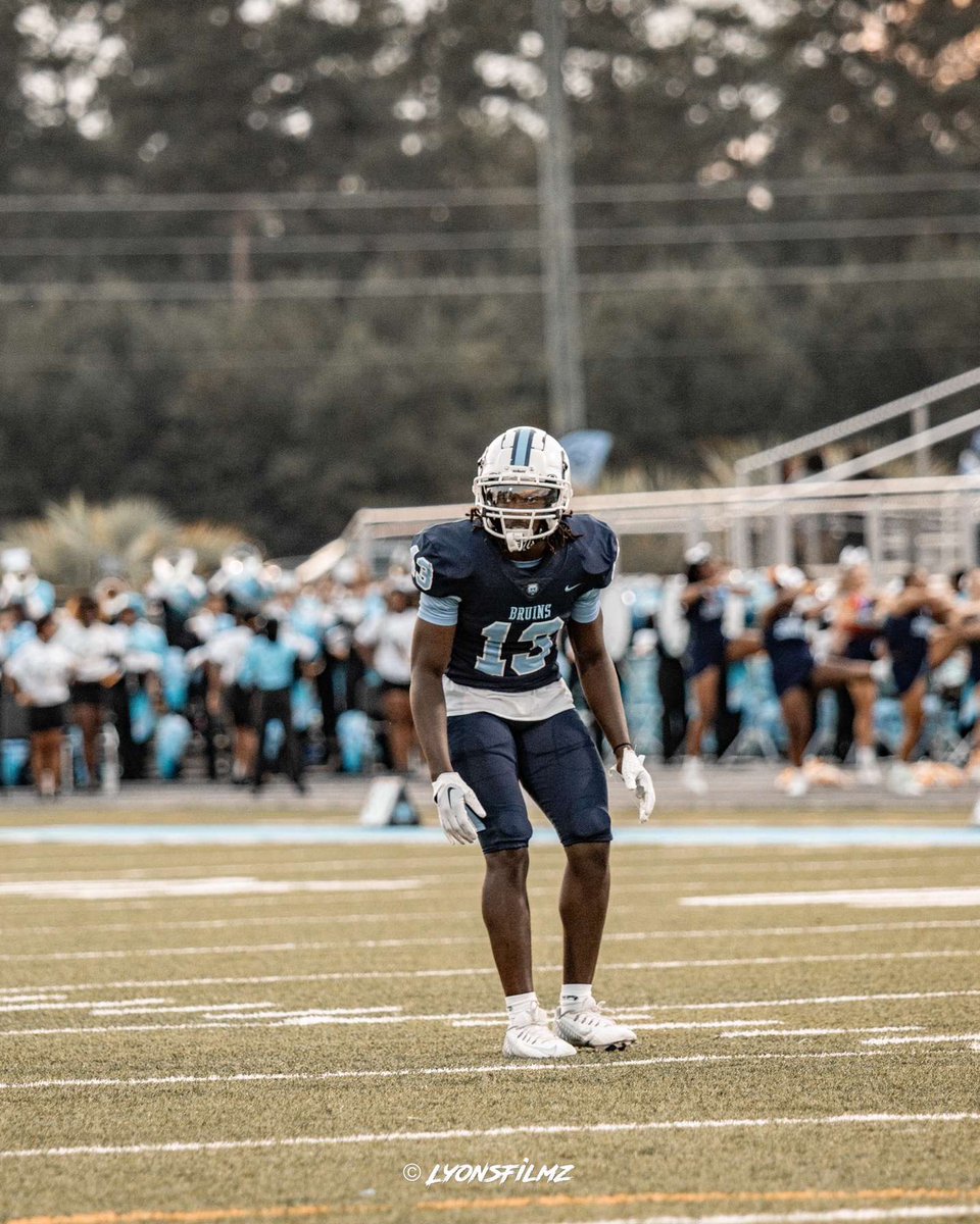 DirrickGoodman's tweet photo. Senior DB 6’1 200lb
 Mid season-Highlights (5-0)🔥
20+ Tackles, 2 TFL, 2FF/1FR, 1 TD 
https://t.co/9QZbm58bkM https://t.co/kxoijSYXmE