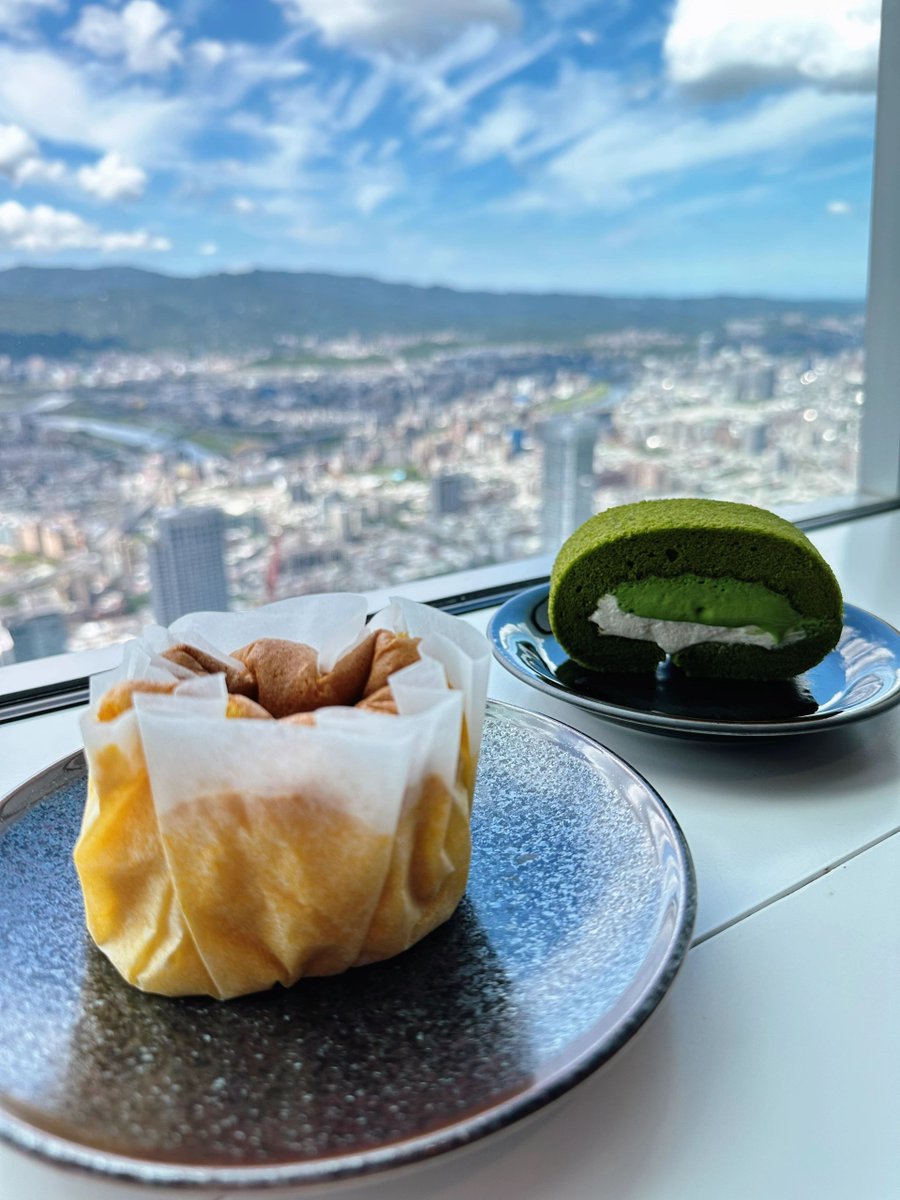 Michellaaq's tweet image. In life, any period of amazing time, is the most beautiful scenery in life.🌿