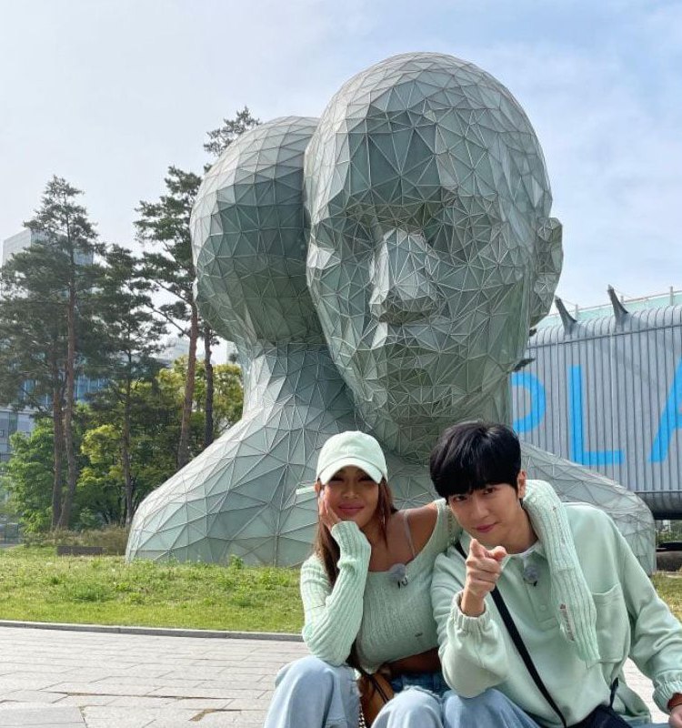 kdrama_menfess's tweet photo. •kdm• angkat kaki yg dulu pernah naik kapal mereka 😭😭😭
Emang bener ya yg ugal-ugalan, selalu kasih fans service, muja-muji cantik��, itu plottwist semua. Aslinya udh pada punya ayang 🤣

Jadi masih yakin bias kalian jomblo gais??😝 https://t.co/994eP1BoNc