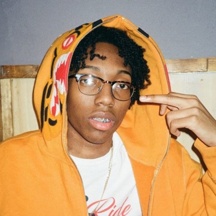 HipHopRequest's tweet photo. "Just dropped the 🔥🔥 track on hiphoprequest! 🎶 Pumped up the energy with Lil Tecca's 500lbs (Clean). This song is straight 🔥 and a guaranteed hit! 🙌 Listen in and turn the volume up! 🎧 #HipHopRequest #LilTecca #500lbs #HottestHit" https://t.co/4Bw1HFaJSX