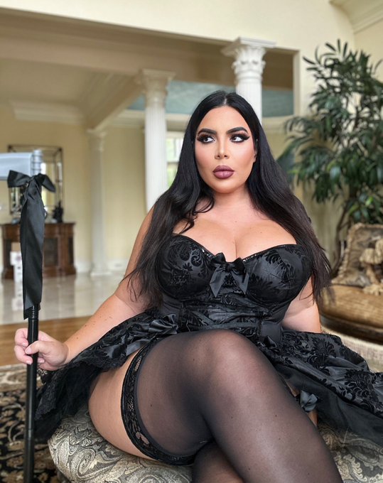 You favorite reaper 👻🐈&zwj;⬛🎃 https://t.co/HUsXd8ujCO