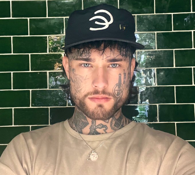 I made OF freeeee again https://t.co/4TWatOLPNG https://t.co/KCnE4KC5ZD