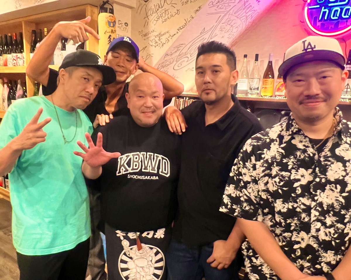 djsancon's tweet photo. ESSENTIAL "SPIN OFF"
かっ飛ばせ和田5周年お祝い編
横浜の皆さんスーパー沢山
おおきにです🔥
w/ @djsnz @djmikado djtakefunk
かっ飛ばせ和田5周年
@bob__bayhood
おめでとう㊗️
#かっ飛ばせ和田
#essentialjapan #yokohamnightlife
#yokohamnight https://t.co/eLhIm8LF8W