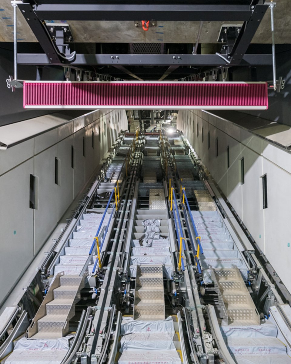 metrotunnelvic's tweet image. Here’s the latest on our work underground at #StateLibraryStation. Our crew has been busy:

🍊 fitting orange architectural beams

🚧 pouring concrete arches and internal walls

🚉 tiling the platform floors

🛠️ installing and testing escalators.

#MetroTunnel #Melbourne