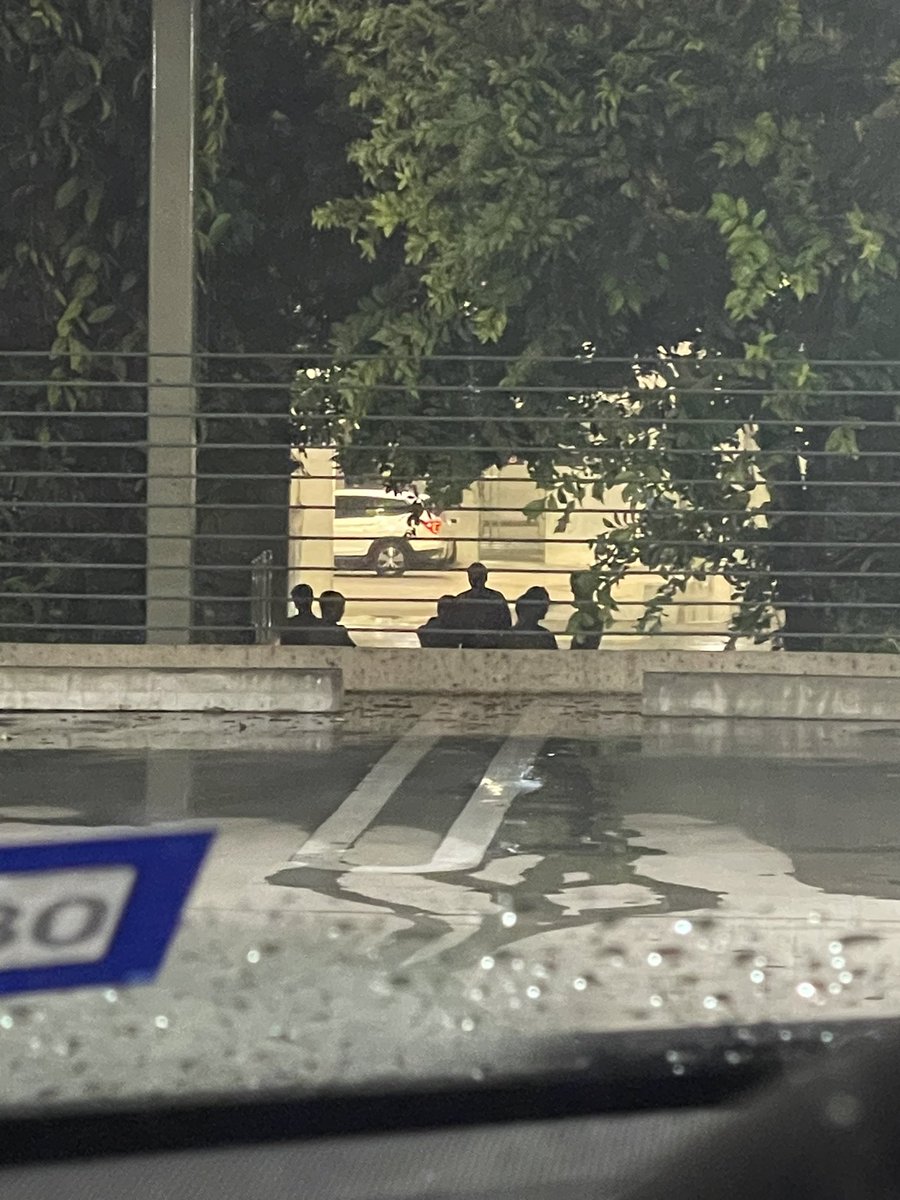 matthewbagtas's tweet photo. the guys here @ the domain running around in the rain are cracking me up https://t.co/27Z8pvMF0X