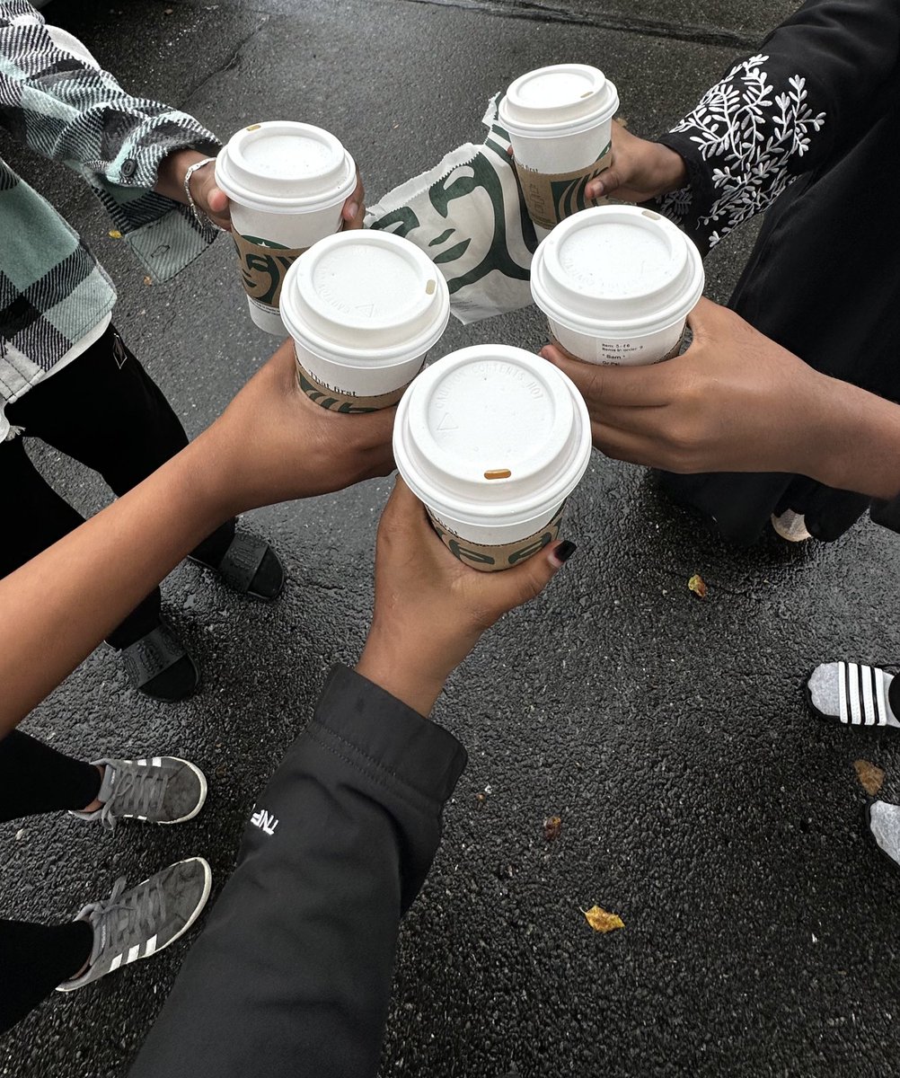 Things to do on a lazy rainy Sunday afternoon is; getting coffee with the family🥰