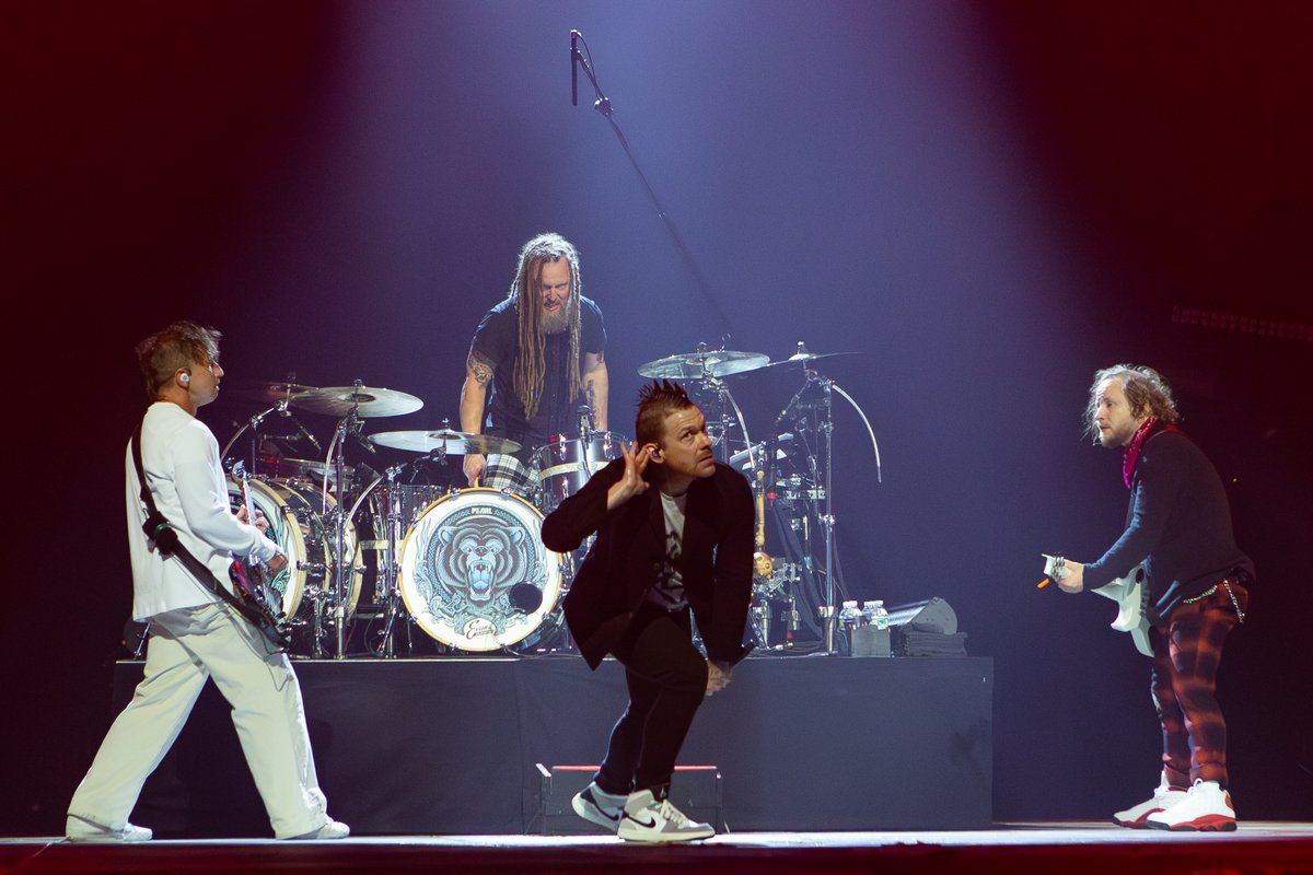 PruCenter's tweet photo. The Rock 'sure is fun' with @Shinedown in the house! 🤘 https://t.co/nrYR5ptW3n