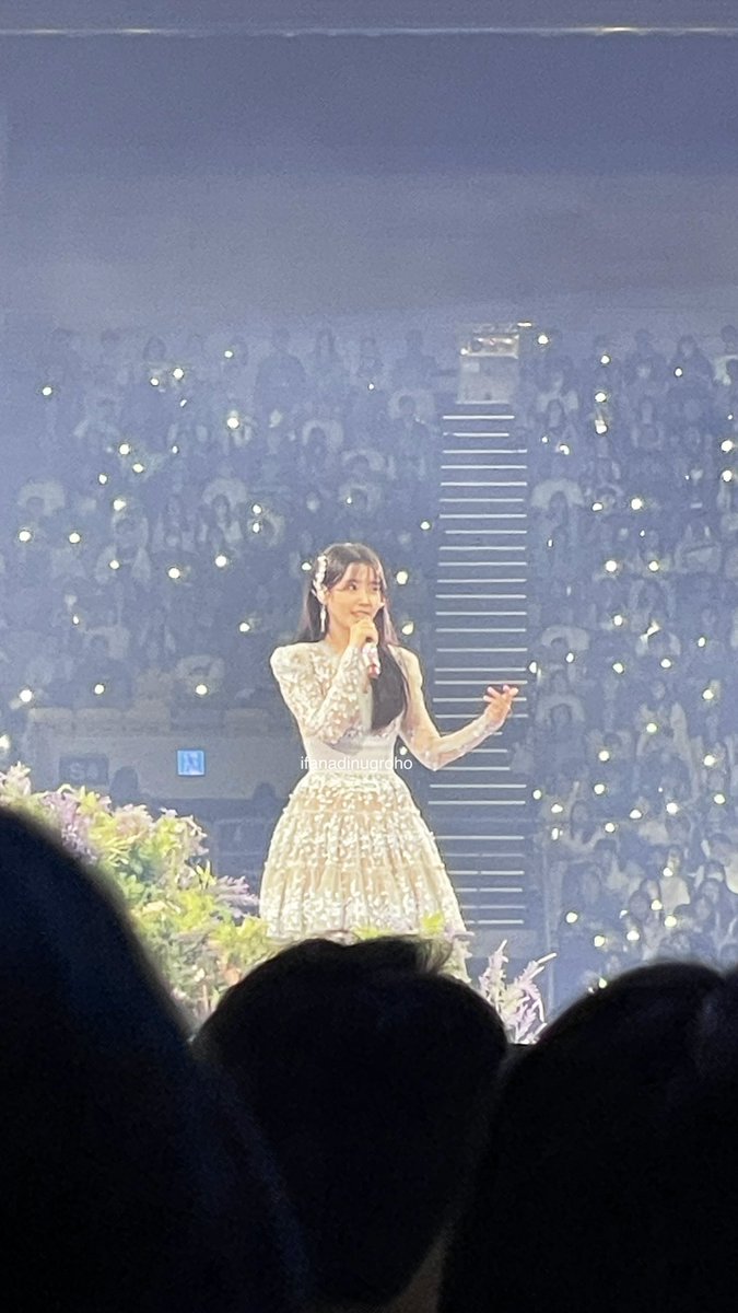 iannnio's tweet photo. Thank you @kticket82 for helping me to meet IU 💜 #kticket82_review https://t.co/QPFZe9By6W