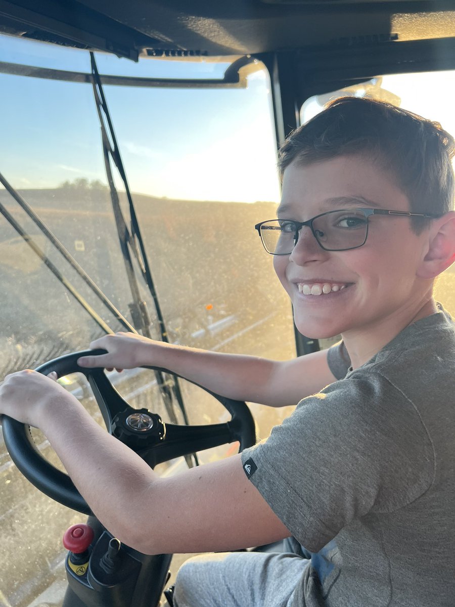 Thanks <a href="/Tyco52864077/">Tyco</a> for making this guy’s day, he was over the moon! Going to be a lot of bragging rights at school tomorrow! 

#harvest23
