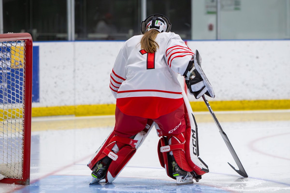 madisonfox01_'s tweet photo. New threads⚪️🔴 @SAIT_Trojans https://t.co/wHacHBmawj