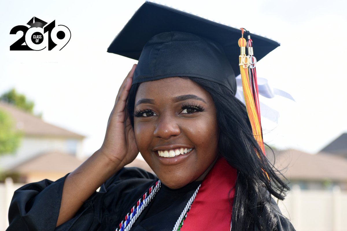 LachandaMiles's tweet photo. Graduates 👨🏿‍🎓👨‍🎓👩🏿‍🎓don't forget to book your Photo Shoot 
Go to https://t.co/nxTPjJOoXZ https://t.co/4Cj4nFDHbk