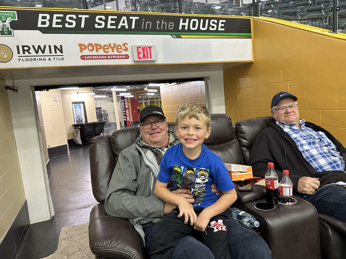 PortageTerriers's tweet photo. Congratulations to Ray Braun who won the Best Seat in the House brought to you by Irwin Flooring, Popeyes and Techno Metalpost! Maxine Lilley was our Boston Pizza Season Ticket holder of the game! #Popeyes #Irwinflooring #BPPlaP #technometalpost https://t.co/5PR9bi2B4t