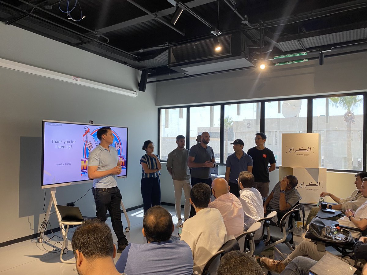 We kicked off the morning with team presentations from the weekend

⚡️ 24h sprint for a team to come up with the solution to a problem

⚡️Crowd votes for the best idea 

⚡️ Next sprint is based on improving another team’s idea