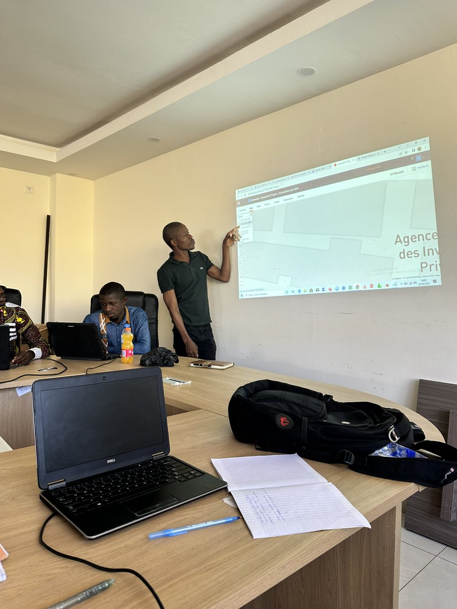 drsarankafadi's tweet photo. Hier s’est tenue notre formation en #ODK Collect. Thank you Dr @Consaid86 for making this happen.
#Data is Key 🔑 
@CheveningFCDO @UKinGuinea @guinee_oms @unfpa_guinee @globalforhealth @bahoro09 @OIMGuinee @WashFellowship @nosmodeles224 https://t.co/dRVuxu6xdE
