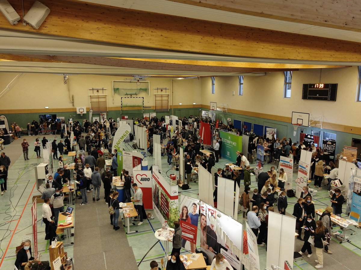 Noch unschlüssig was du nach der Schule machen sollst? Besuch uns am 27.9. ab 14 Uhr auf dem Markt der Möglichkeiten in der Henriette-Breymann-Gesamtschule in Wolfenbüttel. Am Stand 7  beantworten dir gerne alle Fragen rund um den Beruf des  „Fachinformatikers Systemintegration“.