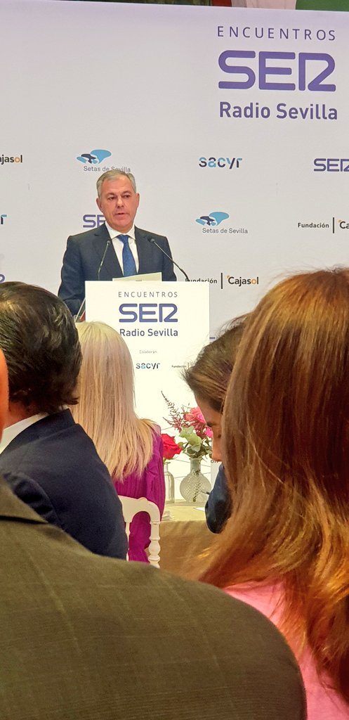 Ahora en #EncuentrosSER con <a href="/jlsanzalcalde/">José Luis Sanz</a> en el día que se cumplen 100 días de gobierno de #Sevilla. 
<a href="/RadioSevilla/">Radio Sevilla</a> <a href="/Cajasol/">Fundación Cajasol</a>