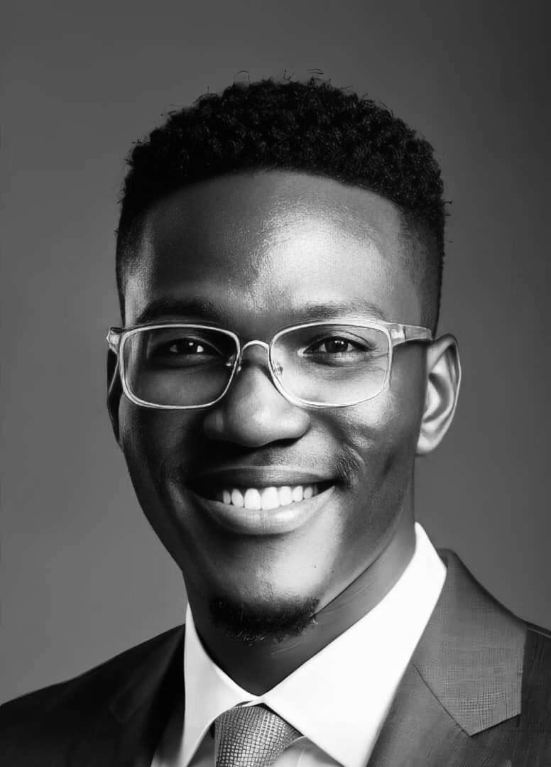 thedavidfayemi's tweet image. Hey there! 👋
I’m Oluwadamilola David, a passionate and creative Digital Marketing and Brand Strategist specialized in solving the challenge of creating a strong and memorable brand presence that resonates with brands’ target audience and drives customer engagements.