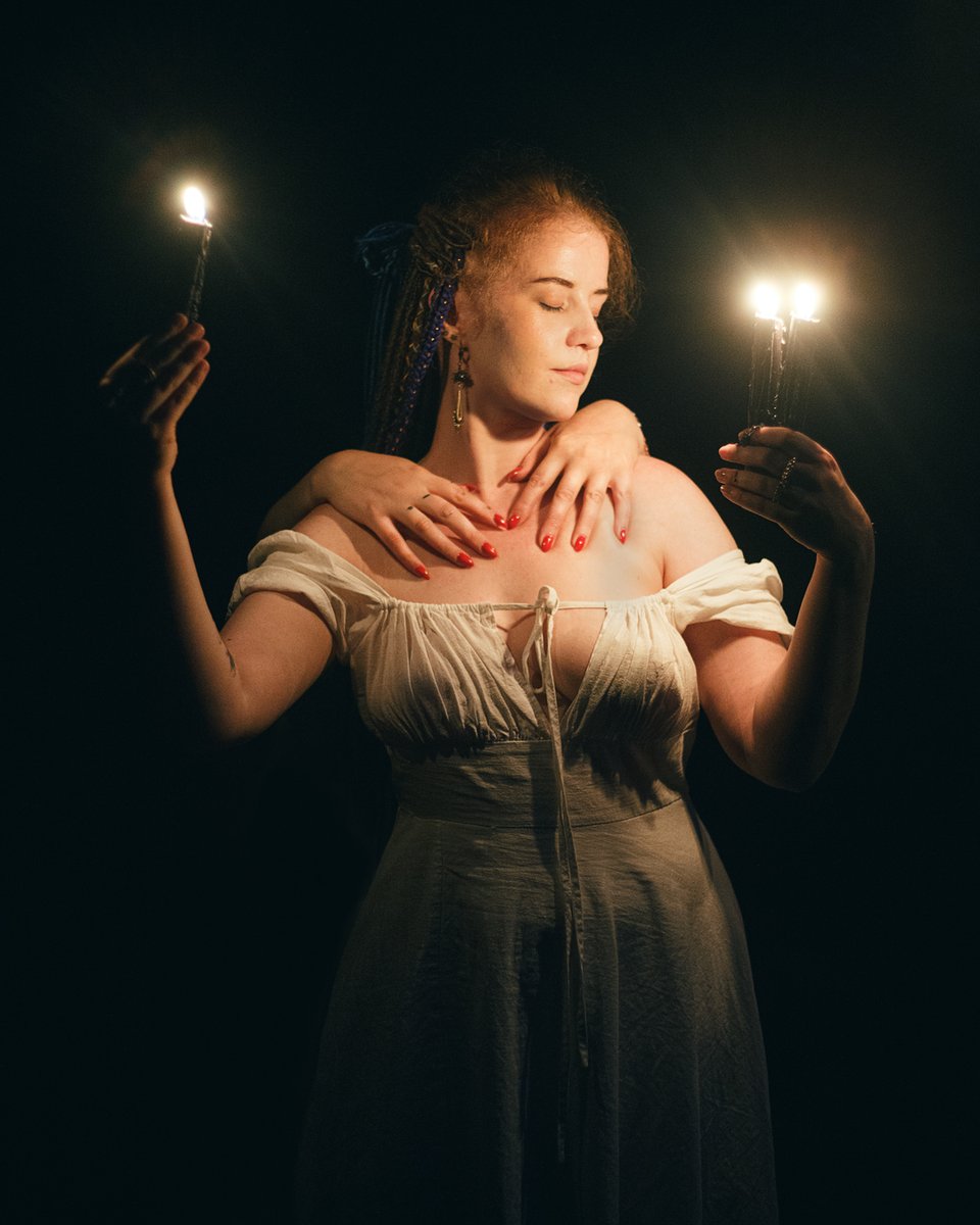 Just your local witch enjoying her life.

Self-portrait with a lot of help and creative directing from <a href="/LoteSteina/">Lote Šteina</a> &amp; <a href="/noisnoinspanish/">Anna Belkovska</a> 
#NewProfilePic

instagram.com/p/Cxm4kdsMA0t/…