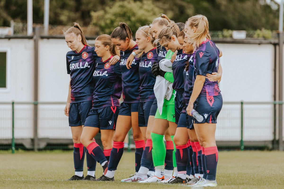 StevenageFCW's tweet photo. Like the rest of the football world we are saddened to hear of the passing of Maddy Cusack. We send our thoughts and prayers to Maddy’s family, friends and teammates ❤️🤍 https://t.co/OY6LS0toNV