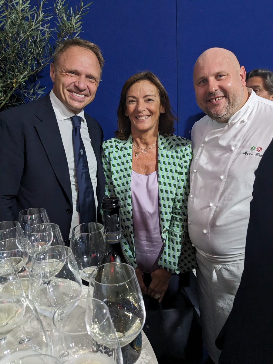 Il Ministro Lollobrigida lancia la Campagna #AcquacolturaSostenibile e  presenta i due nuovi spot video a sostegno della certificazione per  l'acquacoltura sostenibile. Il <a href="/SocialMasaf/">Ministero dell'Agricoltura</a> sostiene con fondi <a href="/Pofeamp/">PO FEAMP 2014-2020</a> la campagna, realizzata da <a href="/Unioncamere/">Unioncamere</a>  con il progetto #HelloFish