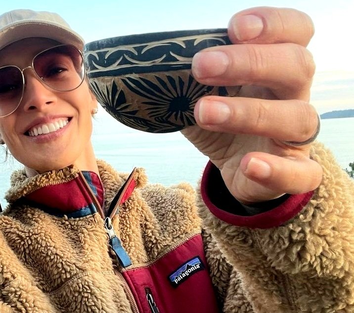 sasha_stana's tweet photo. Our SAG-AFTRA .fighter #JenniferBeals 💯👏✊,good news from JB now it's time to give the actors their fair share, here we go
#JenniferBealsallWeek 
#SAGAFTRAstrike https://t.co/JfTUdncmgQ