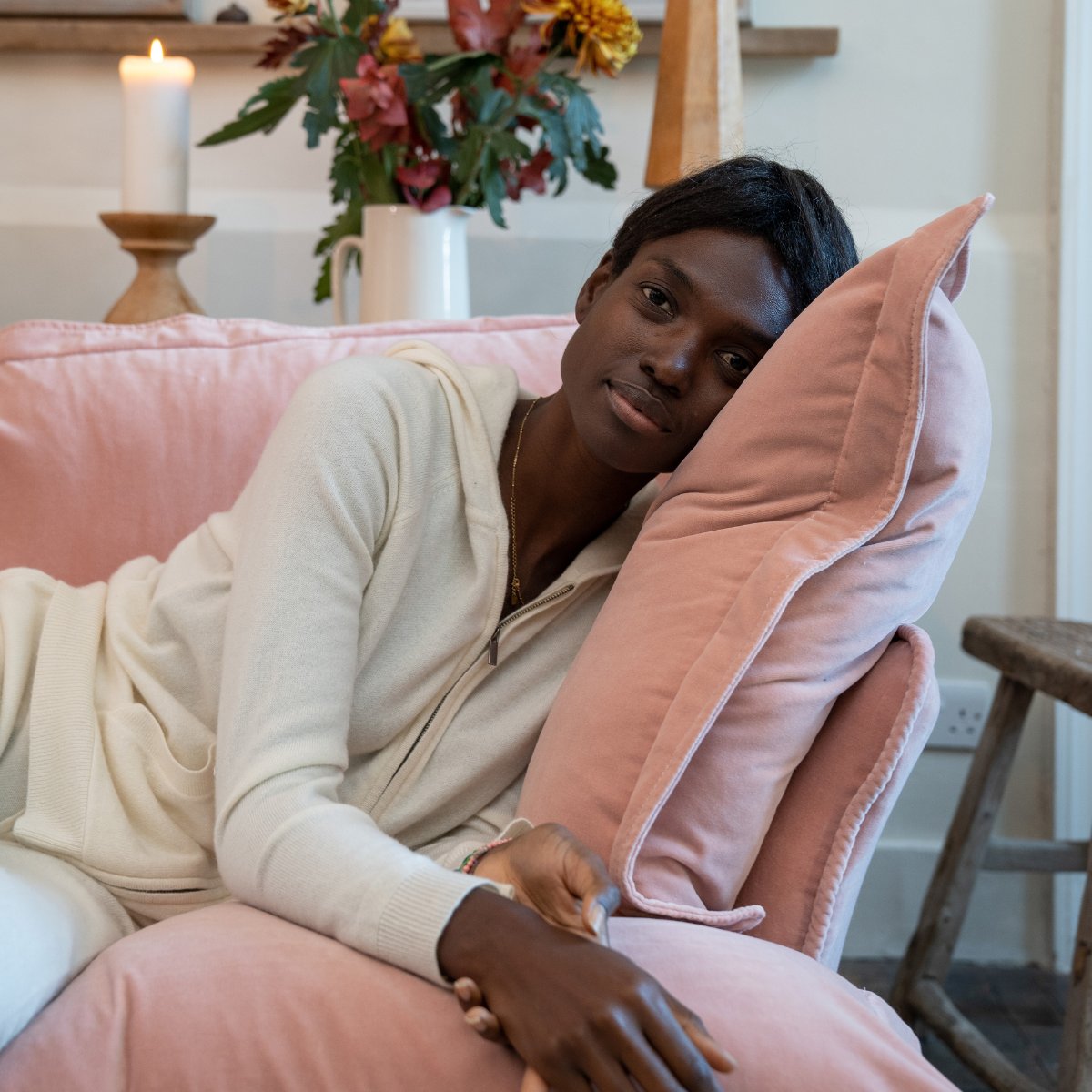 MakerandSon's tweet photo. There's been a slight change in mood and temperature recently across the UK and we're feeling the urge to get snuggly and warm in preparation for Autumn. 

Our gorgeous range of 100% cotton velvets and corduroys are perfect for just that. https://t.co/O44JFjcIeS