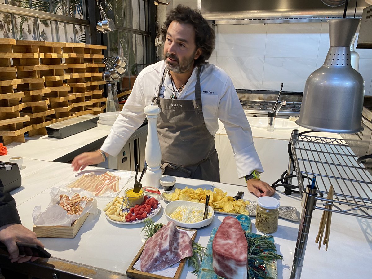 Tecnifood's tweet photo. Estamos en la presentación de #SpainFoodtech 2023 disfrutando de los productos bioimpresos en 3D de @Cocuus_ reinterpretados por el chef del restaurante Ovillo, Javier Muñoz Calero @ChefJMCalero #SFT2023 https://t.co/ouGju0S2tK