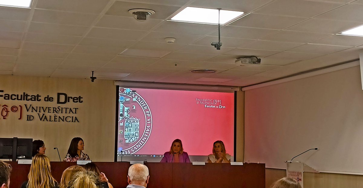interesante jornada sobre #conciliacion, #teletrabajo e #igualdad. <a href="/fdeconomiauv/">Facultat d'Economia</a> <a href="/DepDirEmpUV/">Departament Direcció d'Empreses</a> 👷‍♂️👩‍🏭⚖️