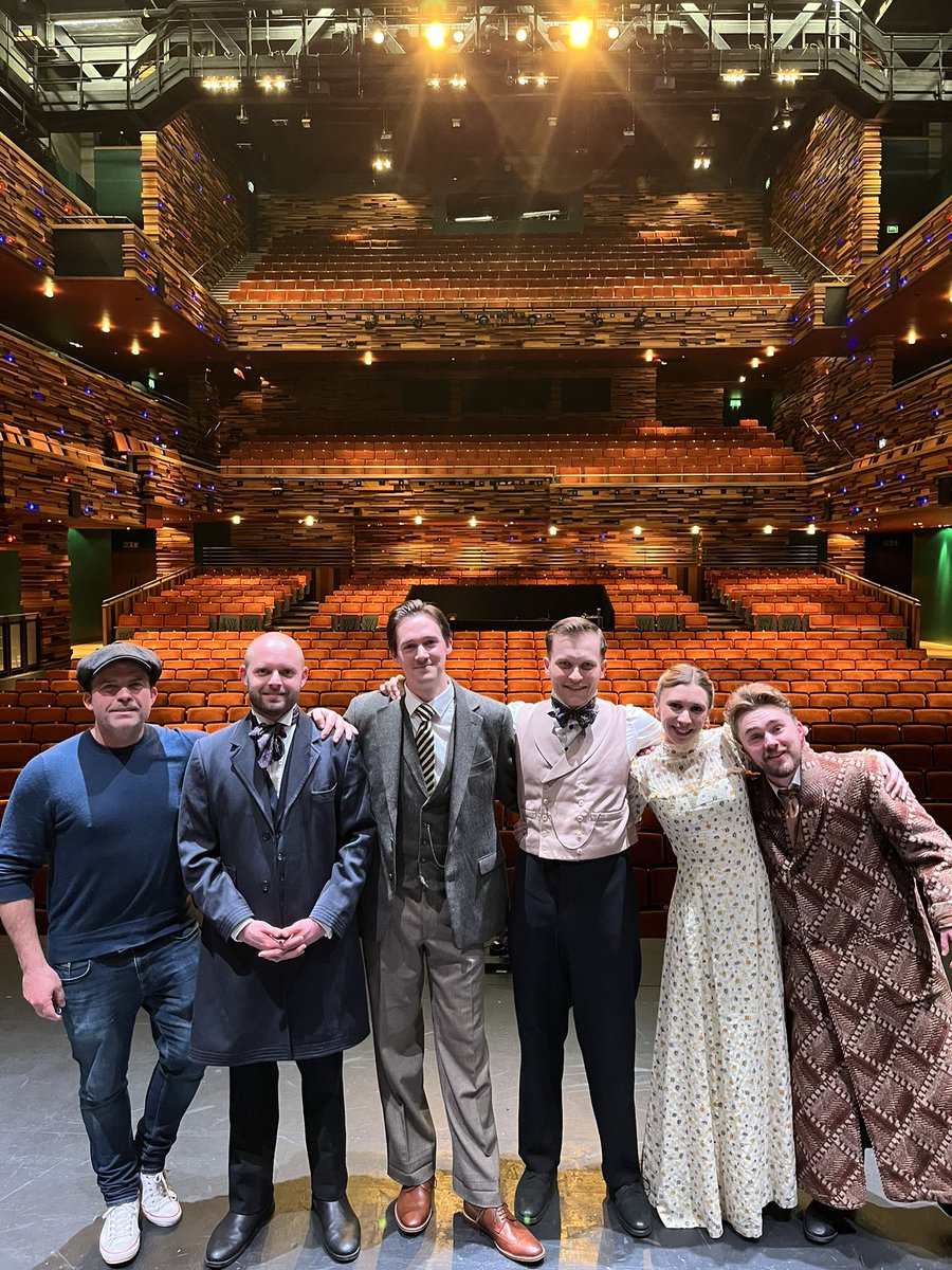 Dickens_Theatre's tweet image. WOW! REVISION ON TOUR now has FOUR fantastic GCSE focused adaptations touring the UK with post-show Q&amp;amp;A sessions. Engage &amp;amp; aid your #englishliterature students with their #GCSErevision &amp;amp; understanding of the texts. Book now for large group discounts. #edutwitter #theatretour