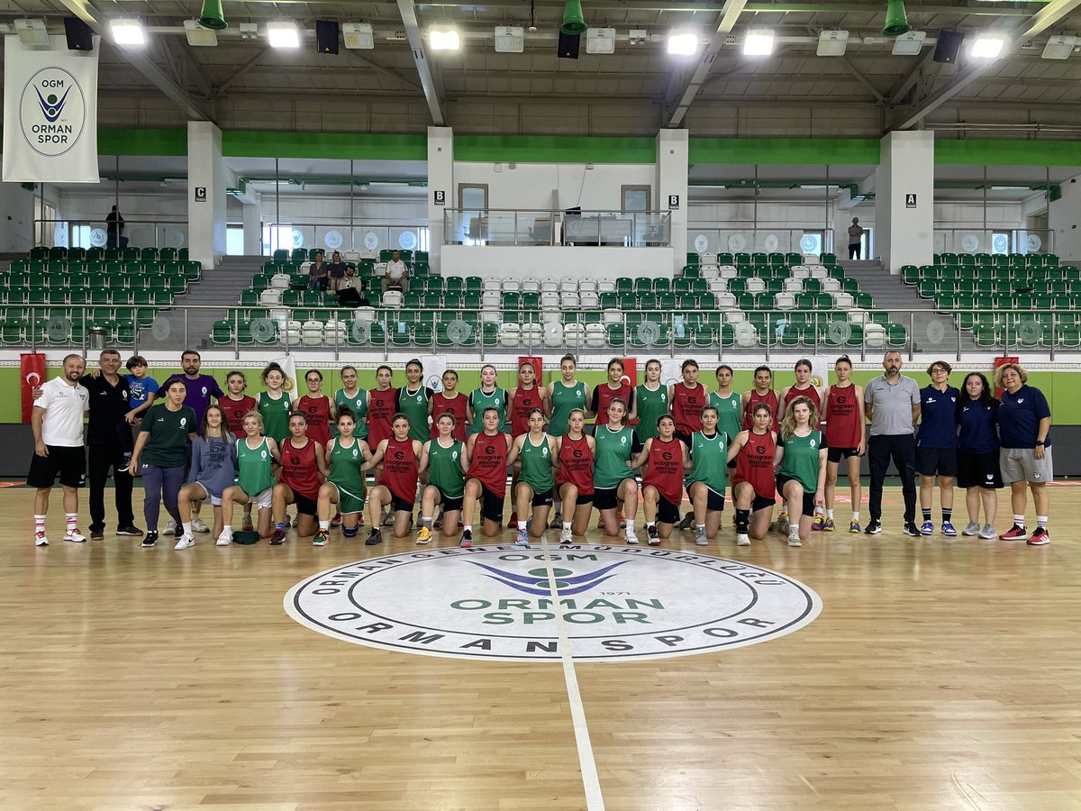 ormansporakadem's tweet photo. 📷 | BGL takımımız, Ecogreen Merkezefendi Belediyesi BGL takımı ile hazırlık maçı yaptı.
Altyapı çalışmalarımız hazırlık maçları ile devam ediyor. 🏀🙌
#ogmormanspor #altyapiakademi https://t.co/oSo7uQSrLP