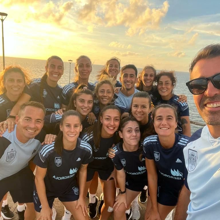 #esbl2023
<a href="/FutbolPlayaRFEF/">Fútbol Playa RFEF</a>
<a href="/BeachSoccer_WW/">BeachSoccerWorldwide</a> 

😜 Enhorabuena <a href="/_elenaa_09/">Elena Montané</a>

🏆 Campeona de Europa de Fútbol Playa 

Hay mejor noticia para empezar la semana? <a href="/_elenaa_09/">Elena Montané</a> " Campeona de Europa Fútbol Playa".

 Felicidades Elena,orgullosos y felices por ti, disfruta del gran Título❤️