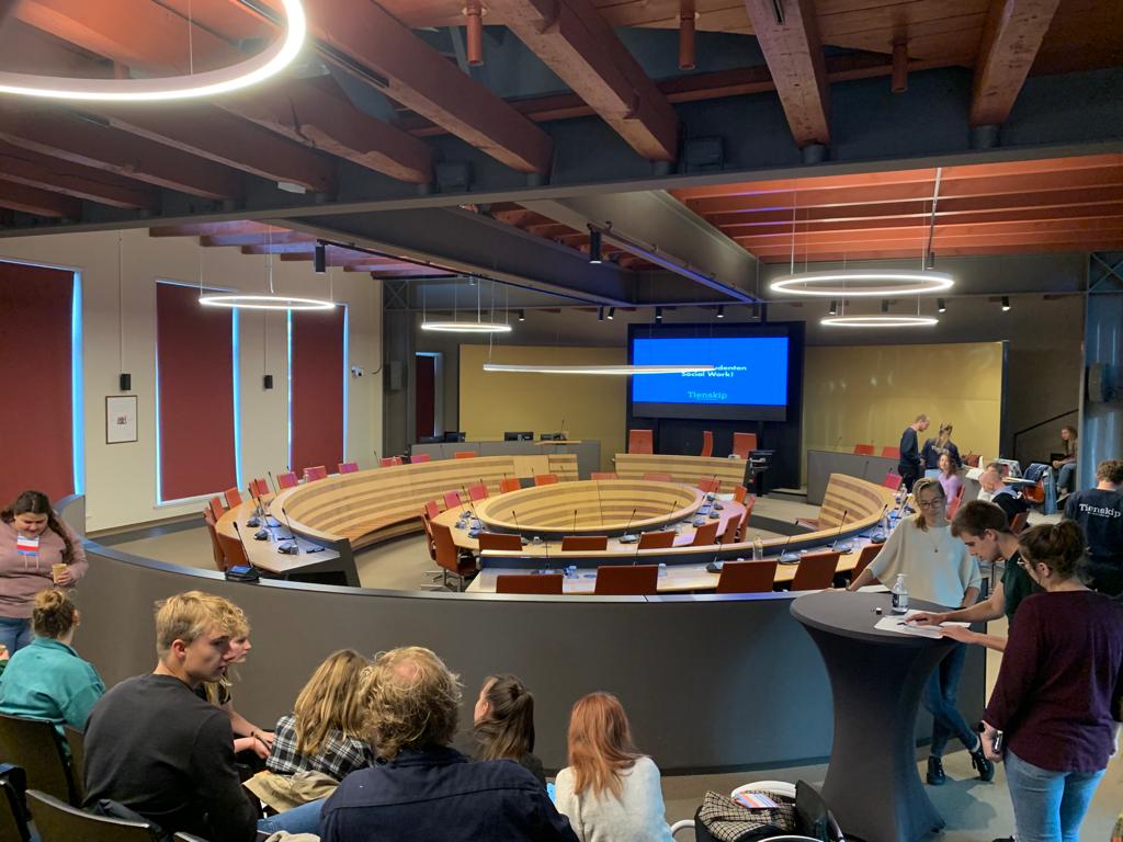 TimSmid's tweet image. Bij een projectdag van @tienskip @Gemeente_Lwd  met studenten social work van @nhl .  Binnenkort in Groningen?