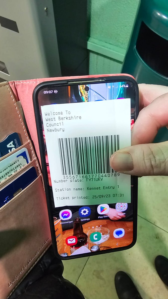 tanyabiggs's tweet photo. @WestBerkshire just been charged £4.70 for 1 hour 38mins parking. Total rip off. Great way not to encourage people to pop into town early. #ripofnewbury https://t.co/6dHI1mobOq