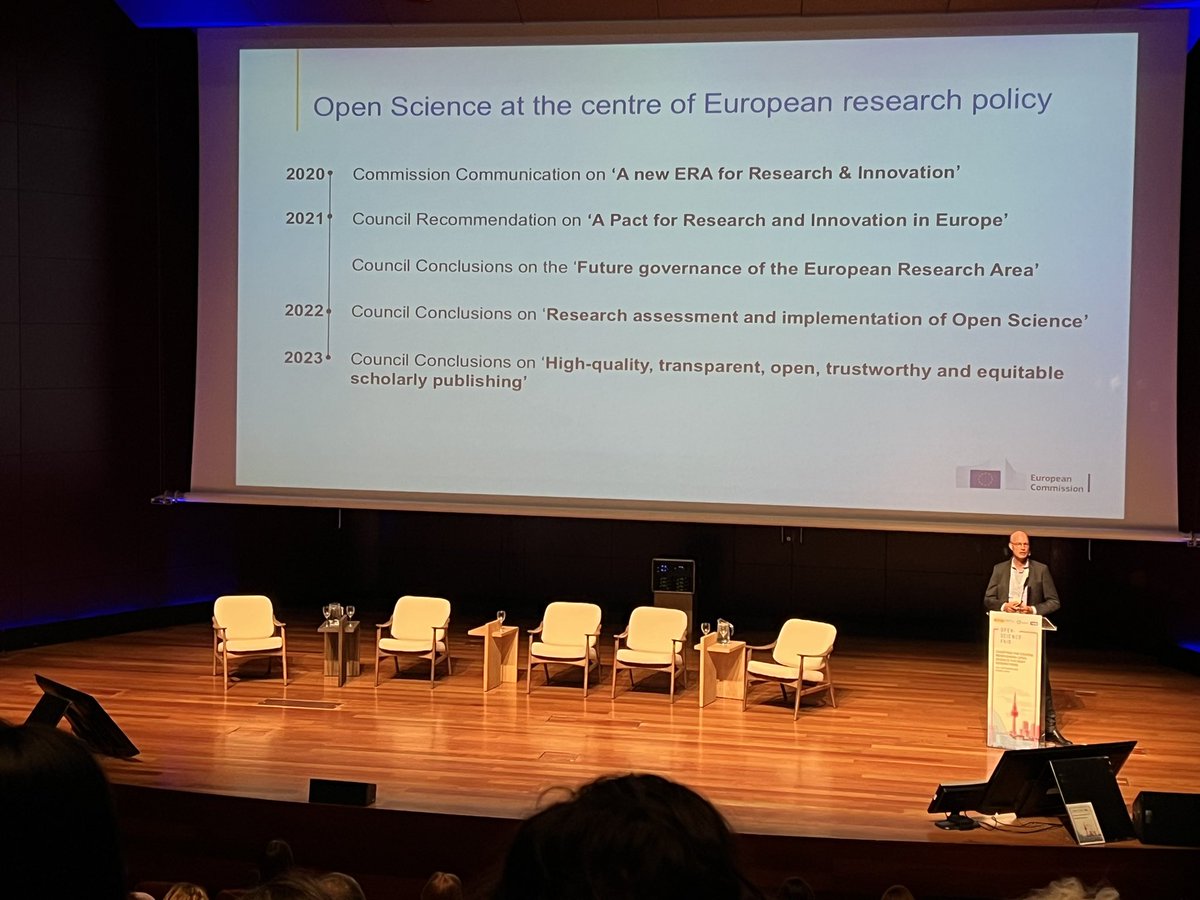 .@MichaelArentoft #OSFAIR2023 keynote opens with the current state of #OpenScience and recent European research policy milestones