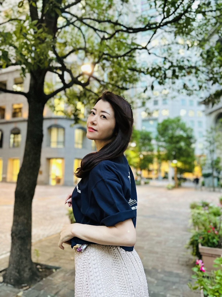 メトロポリタンサウナクラブ
Instagram :@metropolitan_sauna_club
東京日本橋を拠点にサ活を行いながら、サウナイベント等してる会社の紹介です！
サウナに行く際のユニフォームとして、サウナが苦手な方にも普段着として着用できるアパレルの展開をしています。
画家の手掛けるサウナブランド♪ https://t.co/7jgWODiQDU