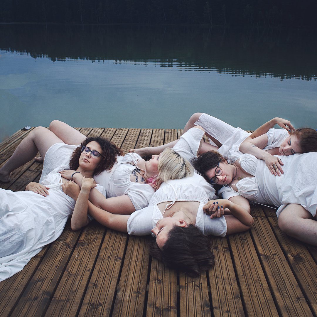 Go get lost in nature with your friends and have a cuddle party by the lake.
<a href="/LoteSteina/">Lote Šteina</a> <a href="/vakardiena_/">Dace Čaure</a> <a href="/noisnoinspanish/">Anna Belkovska</a> <a href="/ancexx/">@ancexx@mas.to (◍•ᴗ•◍)</a>

Photo: Spīgana 
instagram.com/p/Cxm7fdSsfVD/…