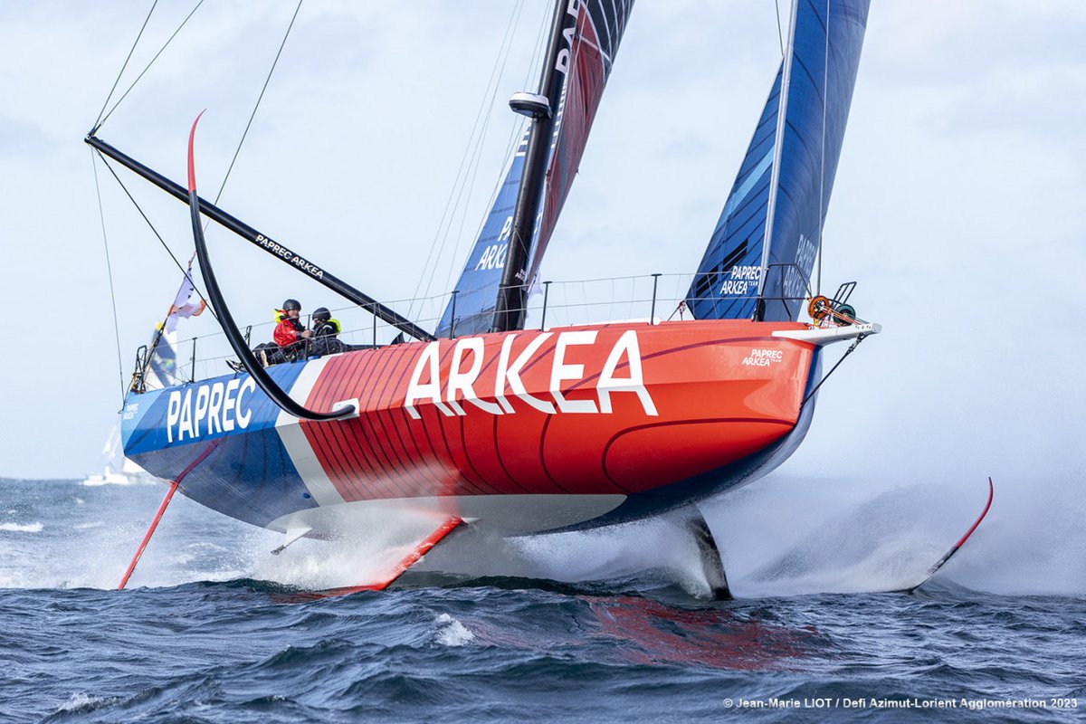 🏆VICTOIRE ! Paprec Arkéa signe sa première victoire devant Macif et Charal durant les Runs du @defiazimut 📸Jean-Marie LIOT #DefiAzimut #IMOCA #LorientAglomeration