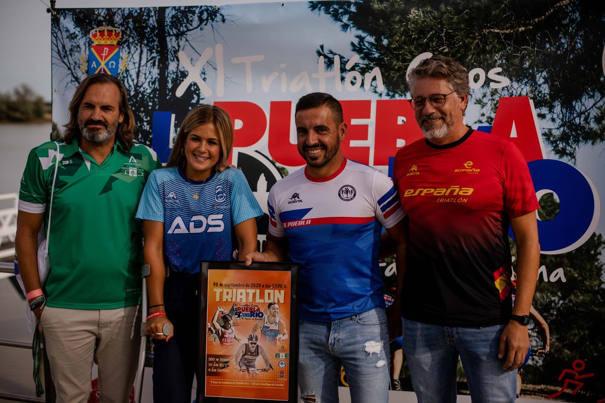 FedAndaluzadTri's tweet image. 🤓 Héctor Pérez, Delegado en Sevilla de la FATRI, ha asistido a la presentación del XI Triatlón Cros La Puebla del Río Puerta de Doñana, del próximo 30/09, junto a la alcaldesa, Lola Prósper y los delegados Paula Viejo Rodríguez y José Antonio Cortés.
 @AytoDeLaPuebla @ca_puebla